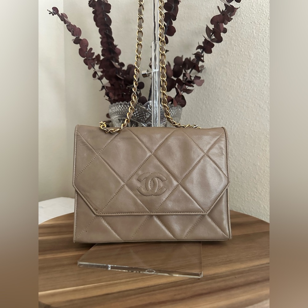 CHANEL Beige Lambskin CC Diamond Flap Bag